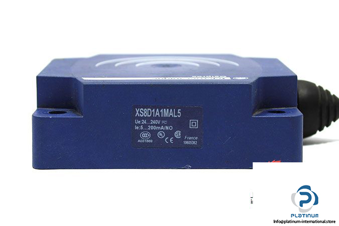 telemecanique-xs8d1a1mal5-inductive-sensor-2