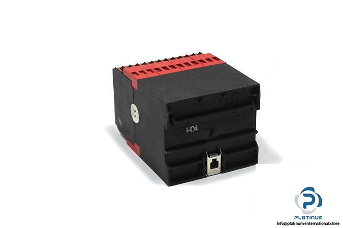 telemecanique-xpsat3410-safety-relay-2