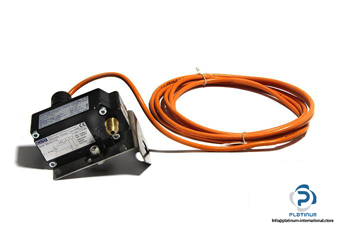 wika-890-0902190-defferential-pressure-transmitter-1