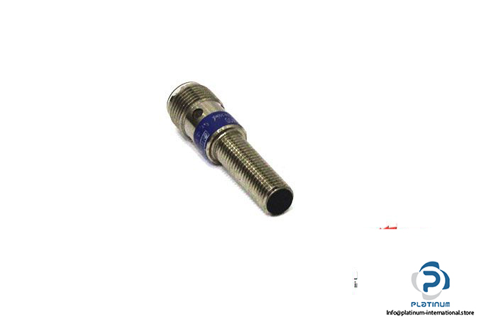 telemecanique-XS1N08PA340D-inductive-sensor