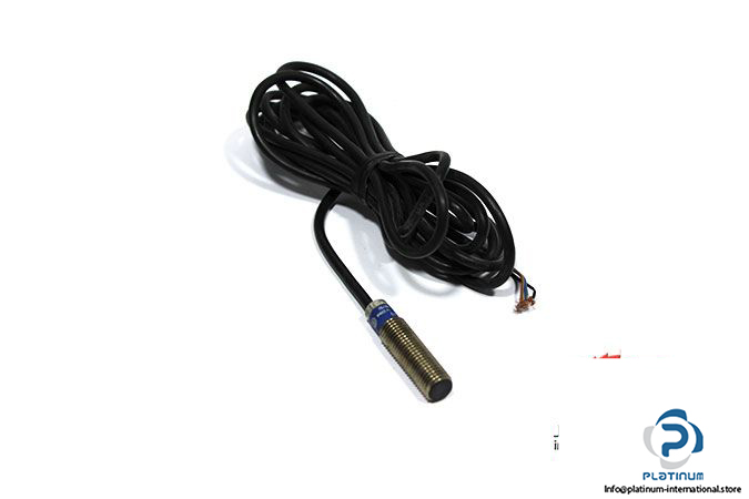 telemecanique-XS1N08PA349-inductive-sensor