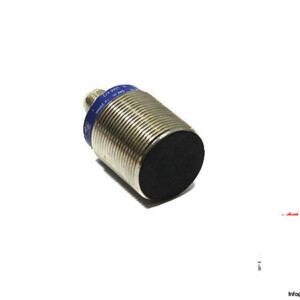 telemecanique-XS1N30PA340D-inductive-sensor
