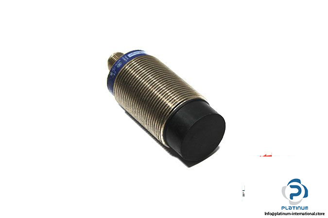 telemecanique-XS2M30PA370D-inductive-sensor