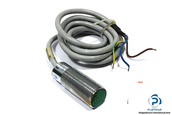 telemecanique-XSA-A10911-inductive-sensor
