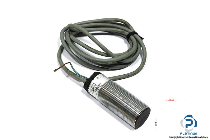 telemecanique-XSB-A10611-inductive-sensor