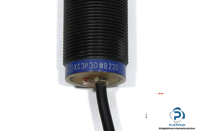 telemecanique-xs3p30mb230-inductive-sensor-1