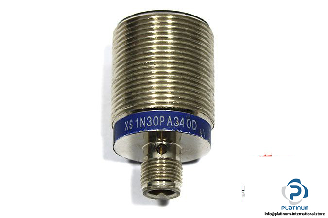 telemecanique-xs1n30pa340d-inductive-sensor-2