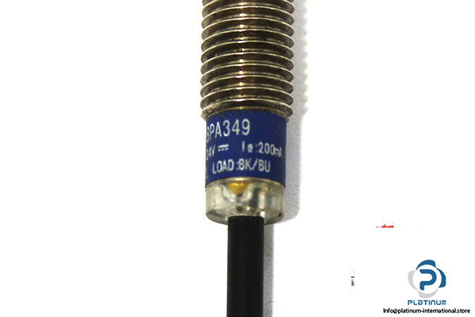 telemecanique-xs1n08pa349-inductive-sensor-3