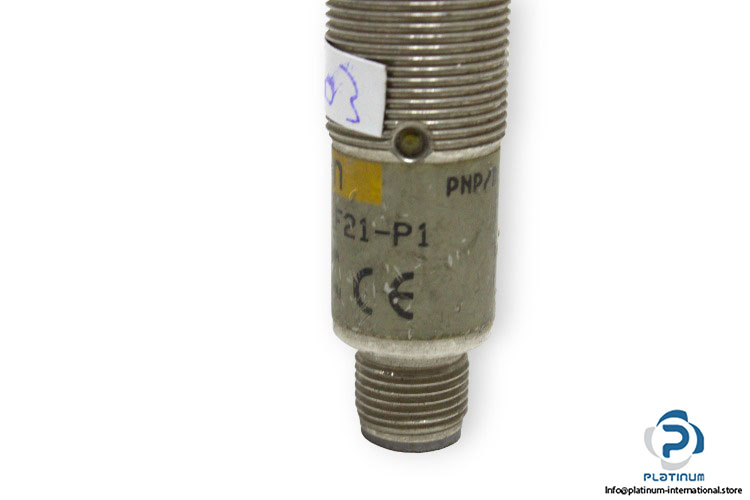 omron-e3fm-r2f21-p1-photoelectric-sensor-used-2