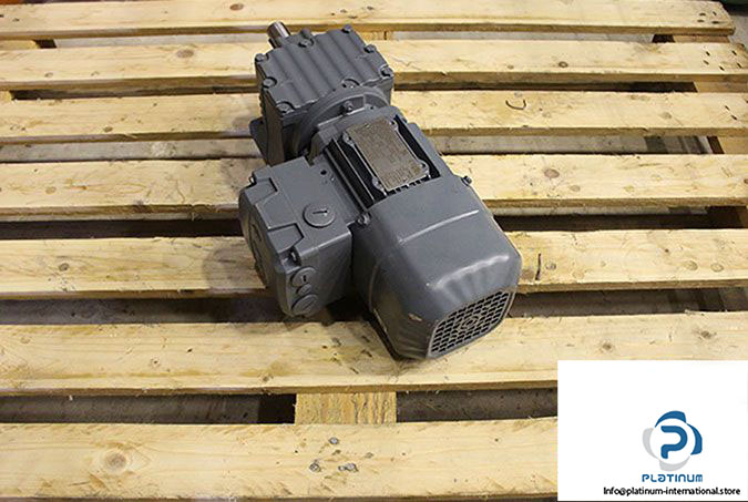 sew-r27-drs71s4be05hr_isu_tf_ln-helical-gearmotor-2