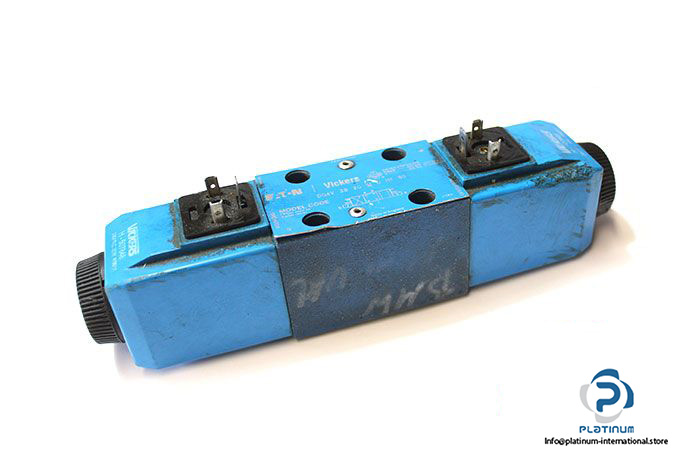 vickers-dg4v-3s-2c-m-u-h5-60-solenoid-operated-directional-valve