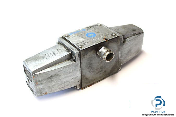 vickers-DG4S4-016C-110-50-50-UG-solenoid-operated-directional-valve