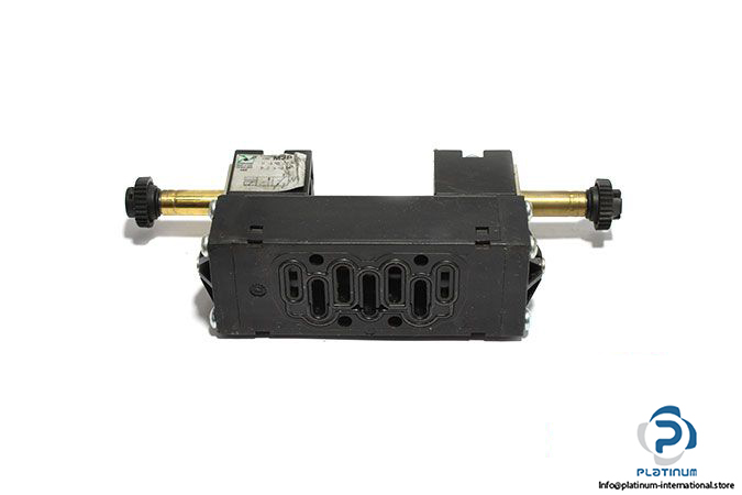pneumax-1011-53-31-3-5-m3p-double-solenoid-valve-1