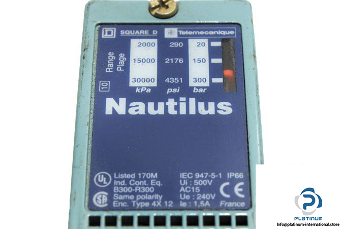telemcanique-XML-A200D2S11-pressure-switch-2