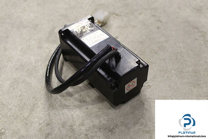 yaskawa-sgme-04af14-ac-servo-motor-1
