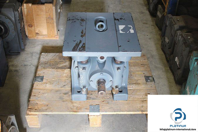 sew-r92-p-helical-gear-drive-2