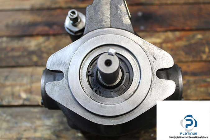 parker-pv62r1ec02-axial-piston-variable-pump-2-2