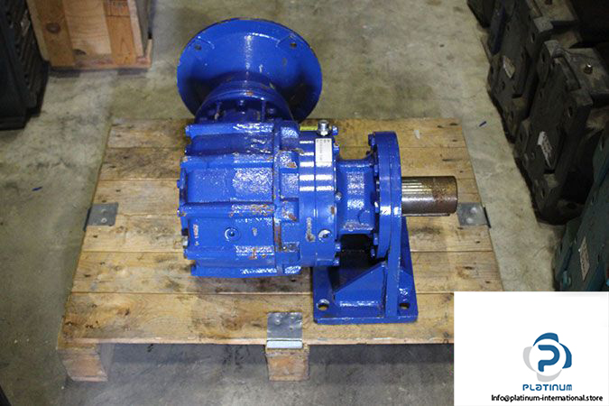 rossi-mr-c2e-353fo1c-right-angle-shaft-gearmotor-3