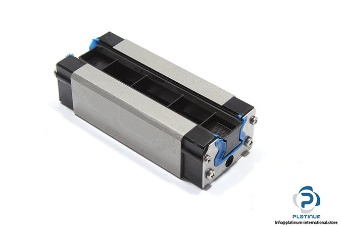 rexroth-R182322210-roller-runner-block-SLS