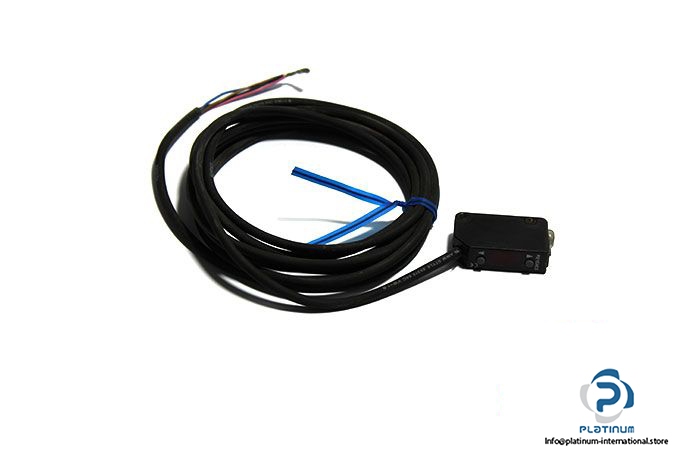 keyence-PZ-V31P-photoelectric-sensor
