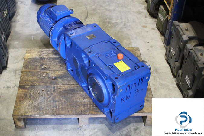 rossi-mr-c2i-140-uo2a-bevel-helical-gear-motor-2