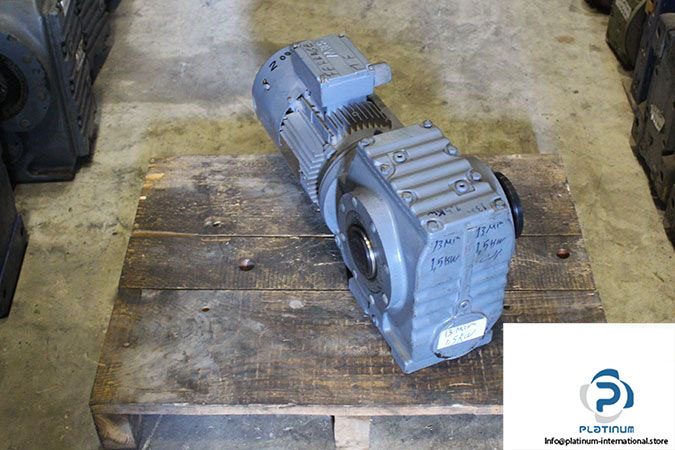 sew-sh77_t-dt90l4_bmg_hf-helical-worm-gearmotor-2