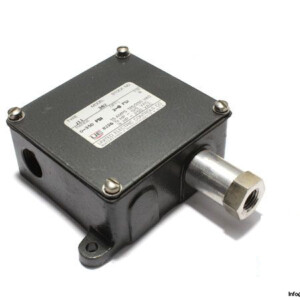 united-electric-J11-362-pressure-switch