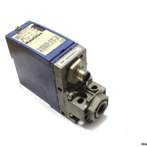telemecanique-XML-A020A2D11-diaphragm-pressure-switch