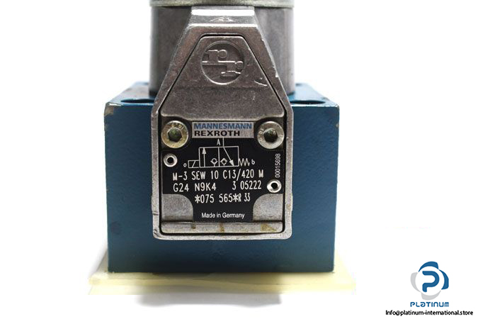 rexroth-m-3-sew-10-c13_420-m-g24-n9k4-solenoid-actuated-directional-control-valve-new-3