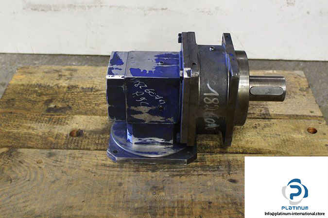 alpha-spk-180-m02-10-11_130s03-hypoid-gearbox-2