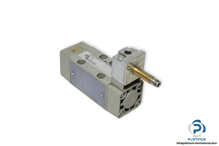 bosch-0-820-024-026-single-solenoid-valve-used