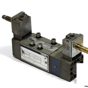 Bosch 0 820 027 051 Double Solenoid Valve