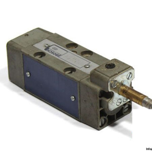 Bosch 0 820 024 101 Single Solenoid Valve
