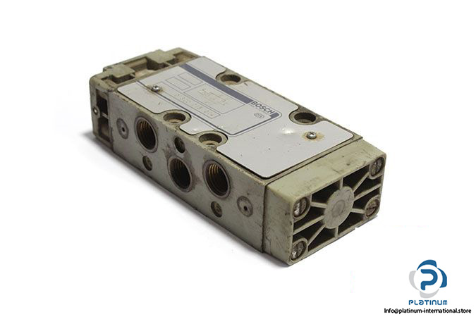 Bosch-0-820-015-004-solenoid-valve