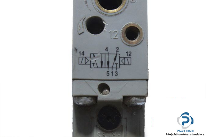 bosch-0-820-022-515-double-solenoid-valve-4