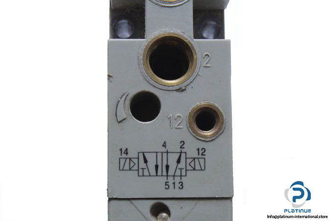 bosch-0-820-022-952-double-solenoid-valve-4