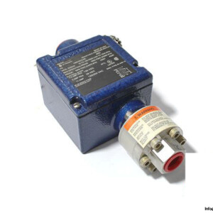 neo-dyn-100P42CC4S-adjustable-pressure-switch