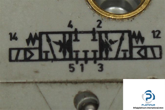 bosch-0-820-035-102-double-solenoid-valve-3