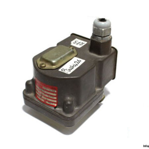 barksdale-D1T-M80SS-terminal-block-diaphragm-pressure-switch
