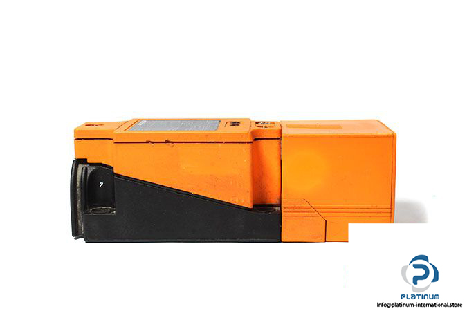 ifm-iv5002-inductive-sensor-2