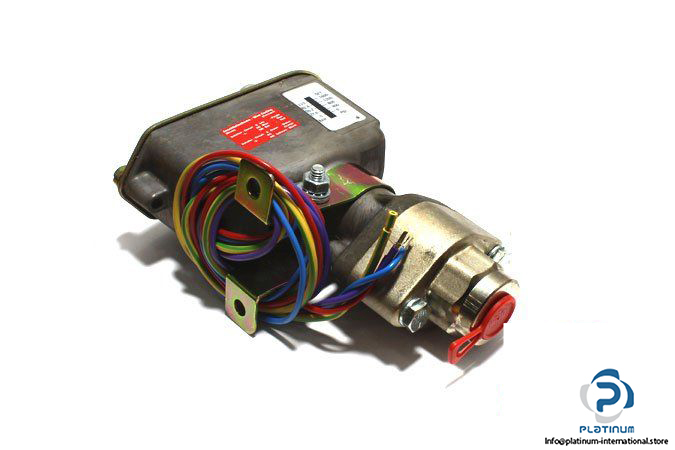 barksdale-c9612-2-sealed-piston-pressure-switch-2