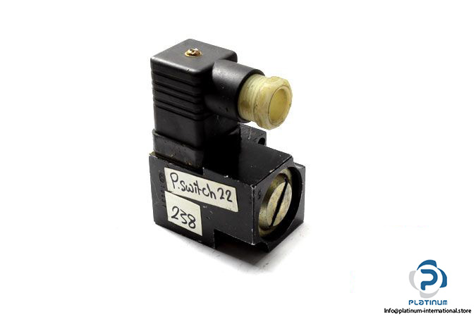 hywus-6.1_320_1_2-pressure-switch-new