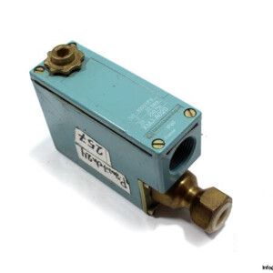 Telemecanique XMJ-A020 Pressure Switch