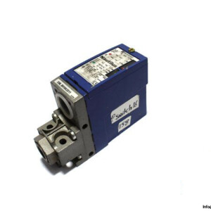 Telemecanique XML B010A2S11 Electromechanical Pressure Sensor