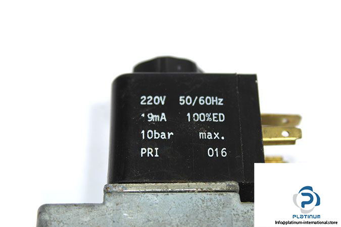 wabco-5722225280-solenoid-valve-2