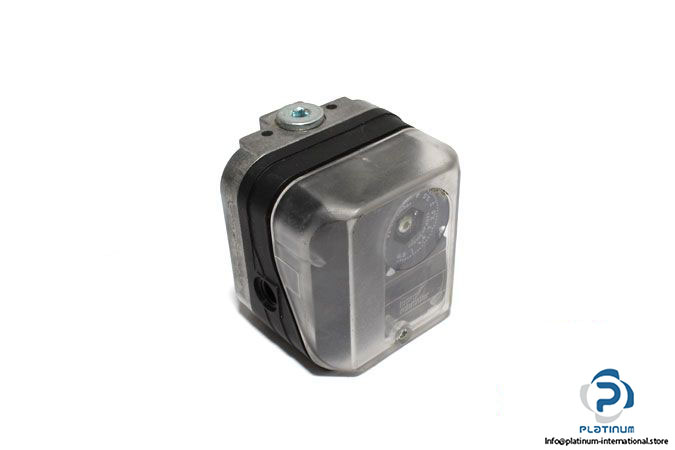 kroms-schroder-DG6U-3-84447350-pressure-switch