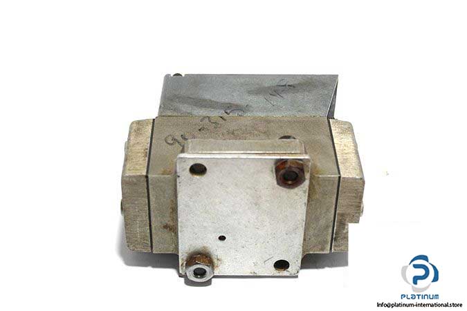 moog-62-107-two-stage-flow-control-2