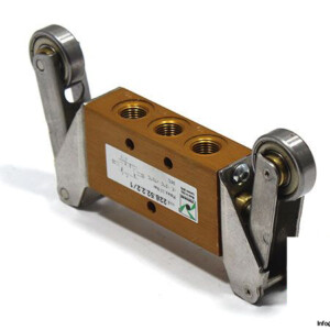 Pneumax 228.52.2.2/1 Roller Lever Valve