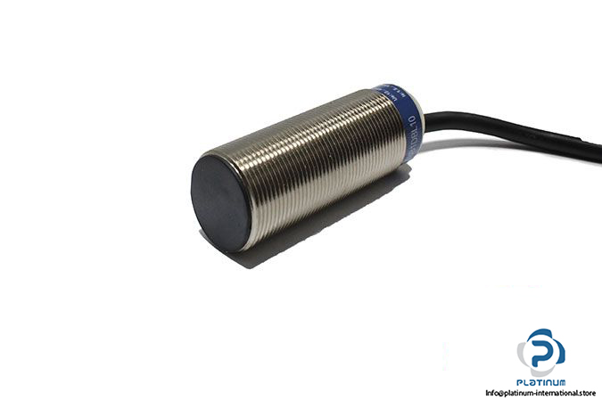 telemecanique-xs518b1dbl10-inductive-sensor-2