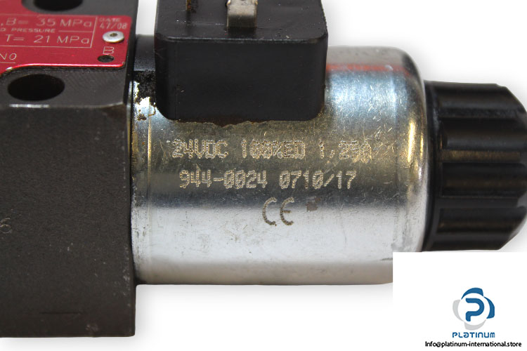 moog-n-we42p06h22pb0bn0-directional-control-valve-2